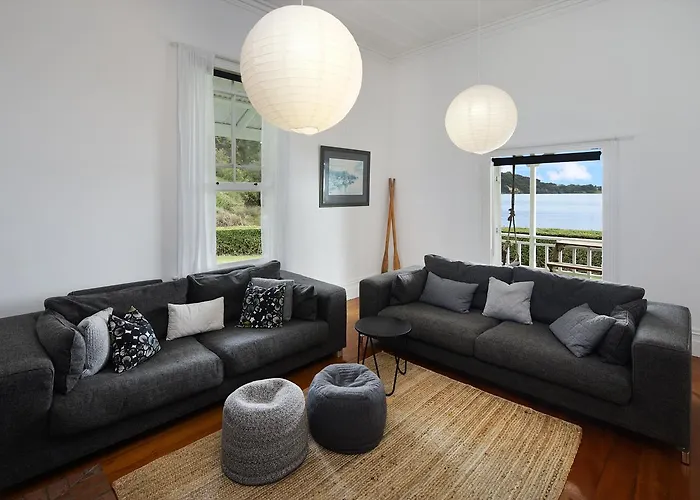 Oakura Bay Villa - Stay Waiheke