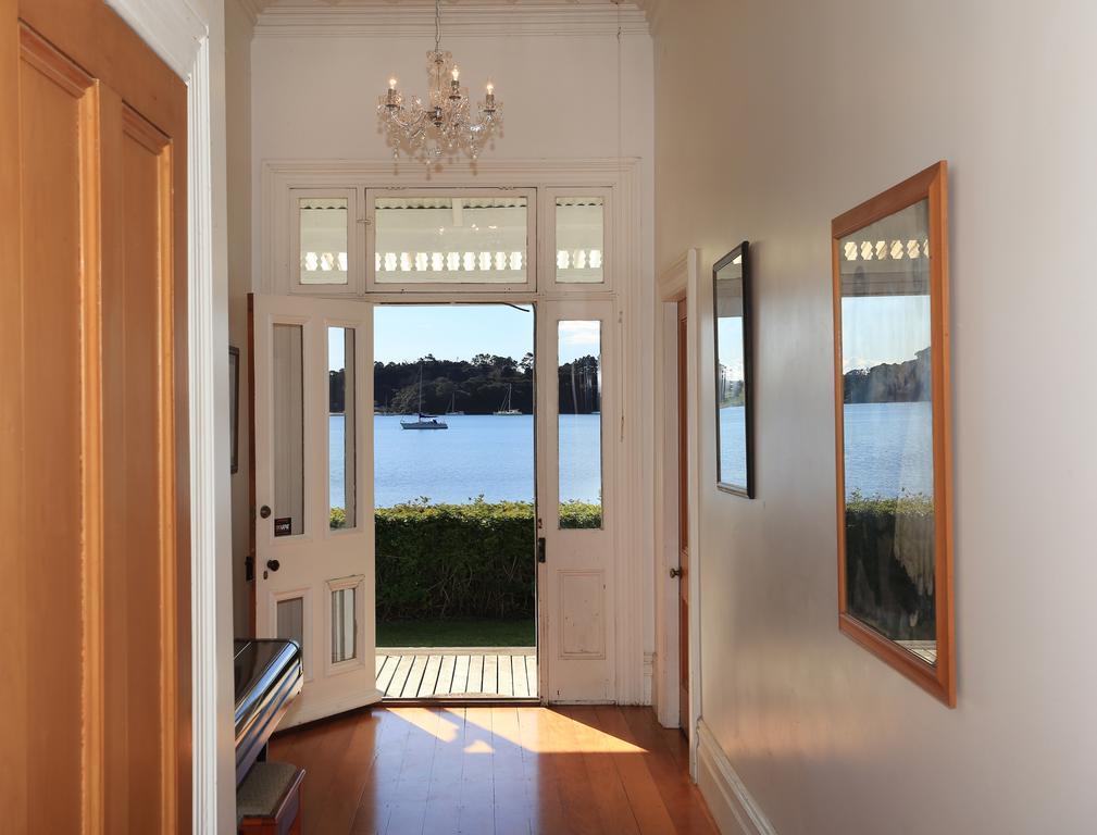 Oakura Bay - Waiheke * Te Whau Bay
