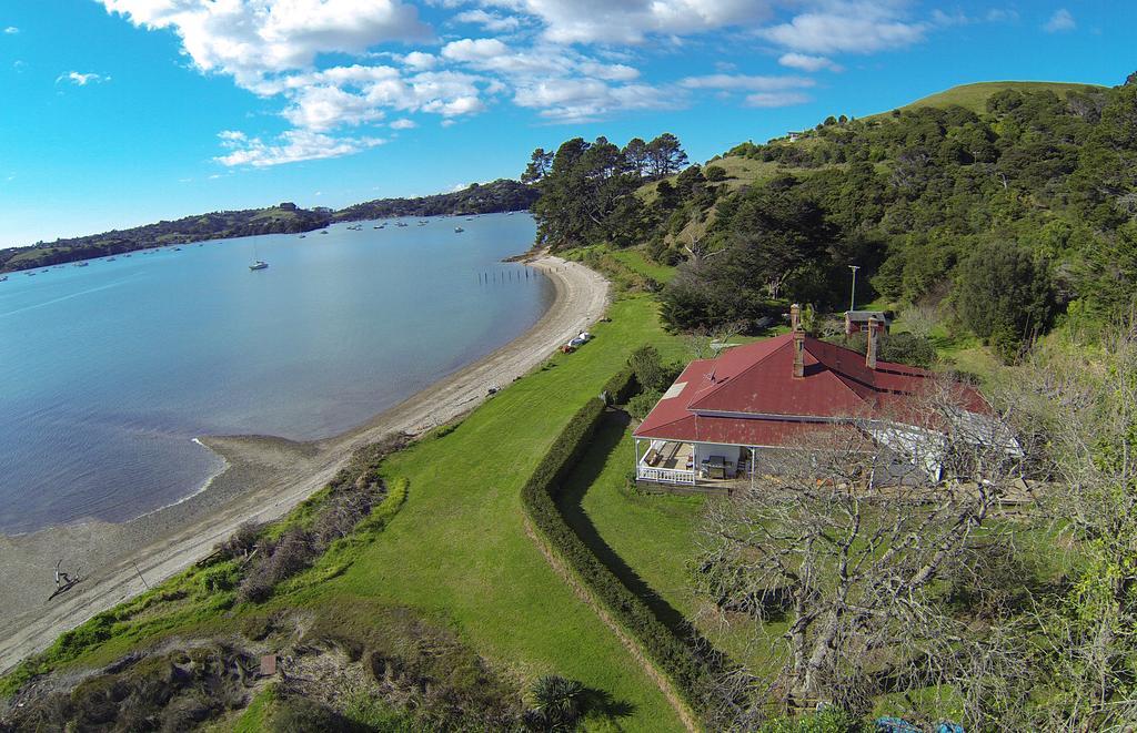 Oakura Bay - Waiheke Holiday home *