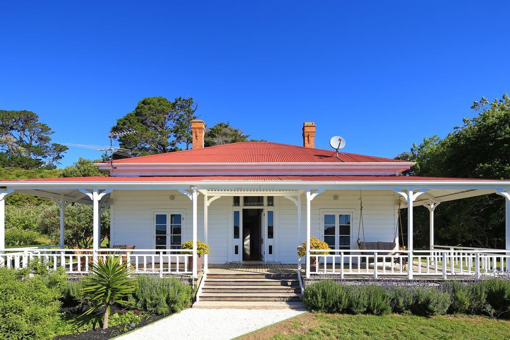 Oakura Bay - Waiheke Holiday home Te Whau Bay