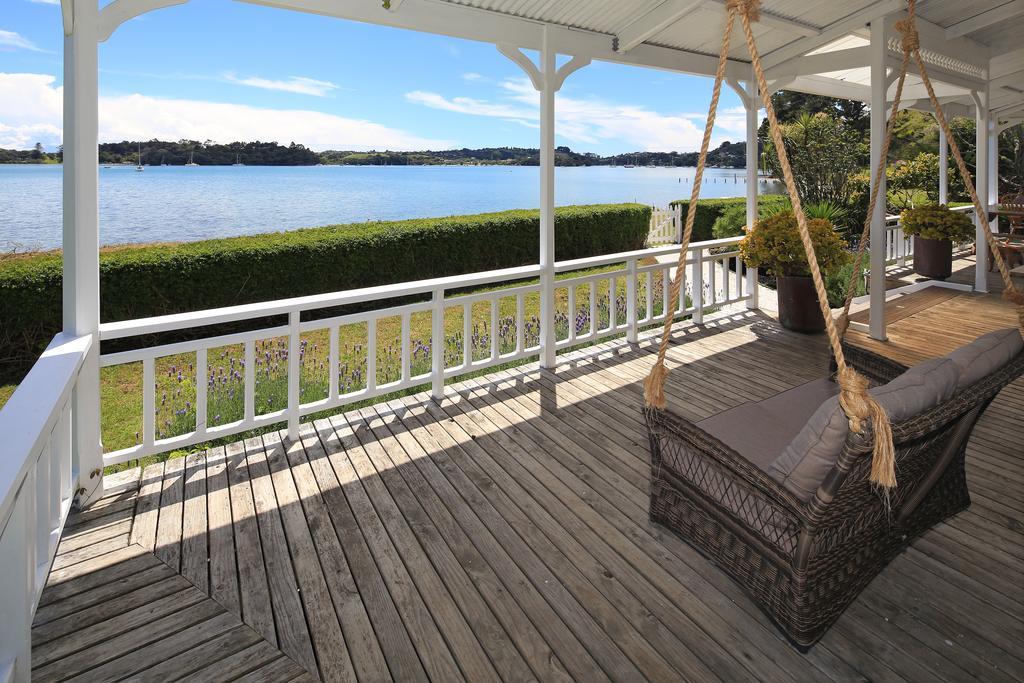 Oakura Bay - Waiheke Holiday home