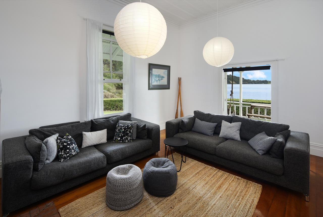 Oakura Bay - Waiheke * Te Whau Bay